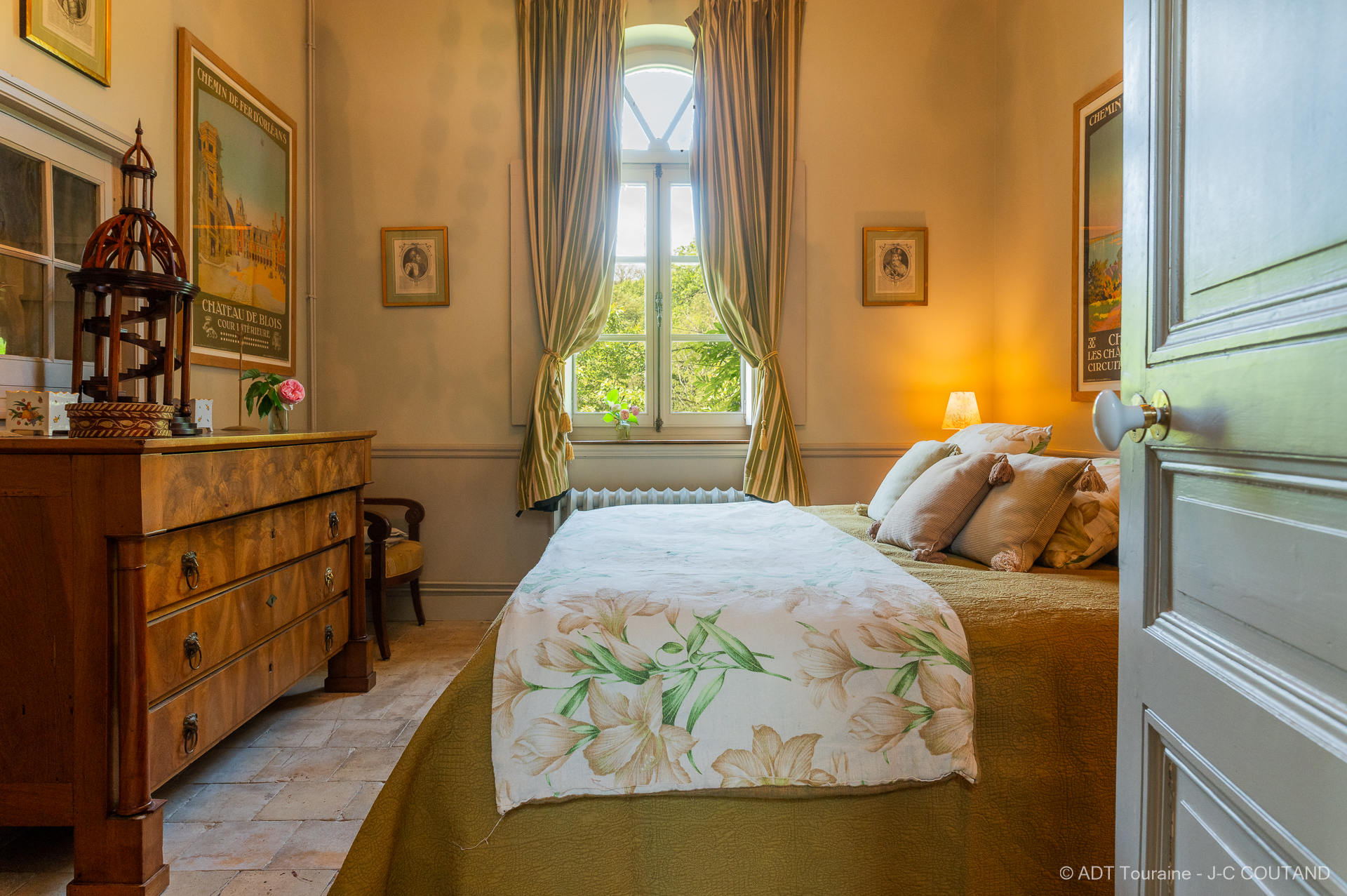 chambre du bas ecuries d'hodebert